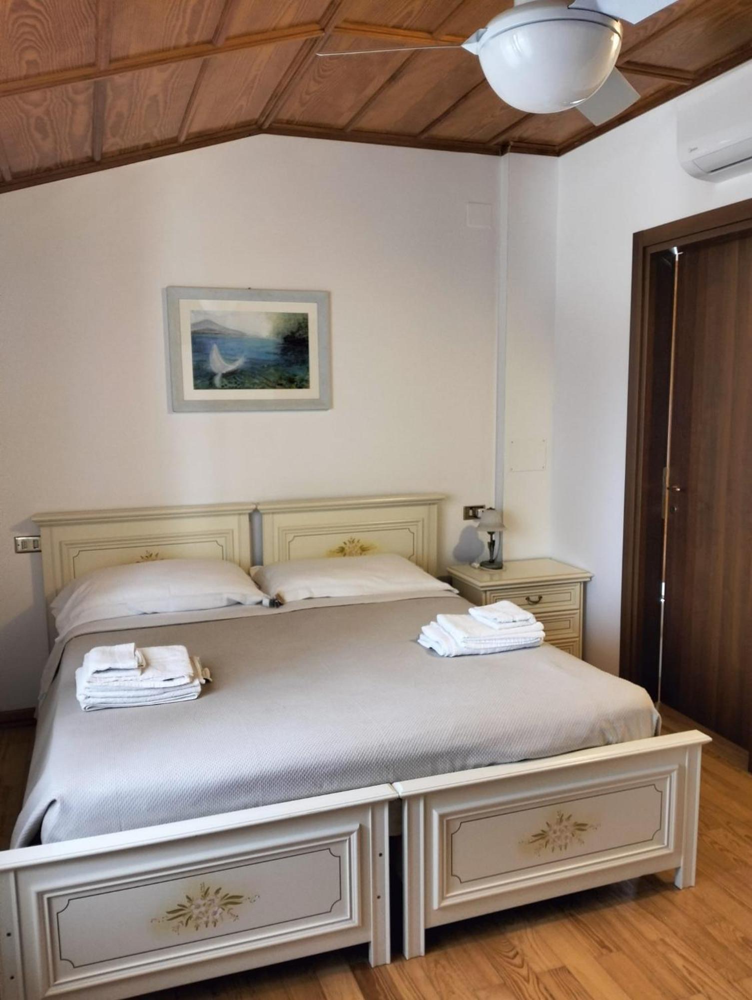 Villa Montegenco Comunanza Extérieur photo